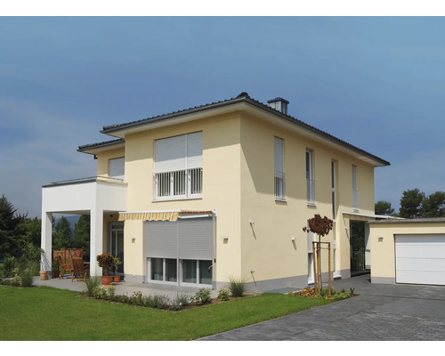 Gevel met rolluiken en zonnescherm