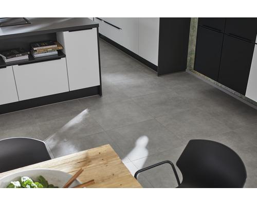 Grijze tegels in een moderne keuken