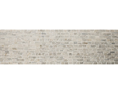 Wand van natuursteenmozaïek