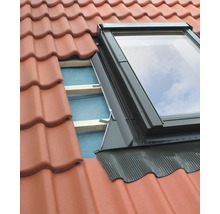 Dakvensterinstallatie met dakbedekking