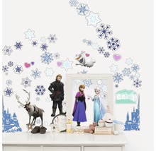 Wanddecoratie met Frozen-motieven en sneeuwvlokken op een commode