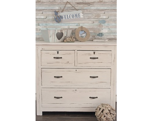 Kast met vier laden en nautische decoratie