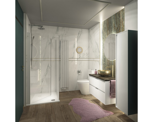 Badkamer met douche, toilet, wastafel en spiegel