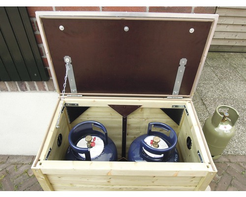 Geopende houten gaskast met twee gasflessen