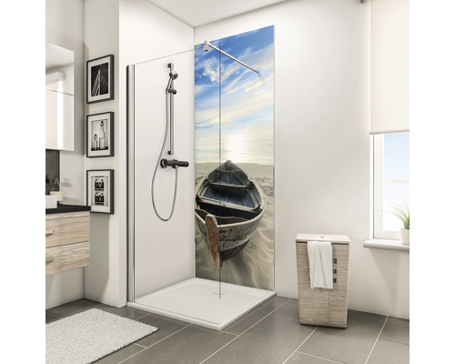 SCHULTE Douche achterwand 90x210 cm roeiboot Badkamer met douchecabine, wastafel, spiegel en decoraties. De douchecabine heeft een motief met een boot op het strand.