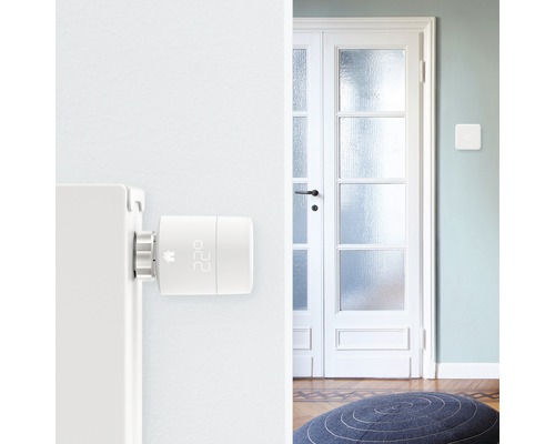 Scene met een radiatorknop voor temperatuurregeling in huis