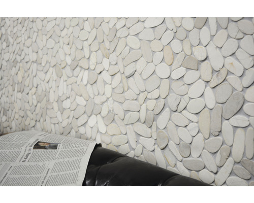 Wanddecoratie met rivierkiezels mozaïektegels