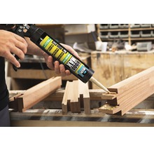 Houtlijm aanbrengen op hout met een kitspuit