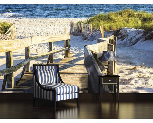 Vliesbehang met strandmotief, met stoel en tafel
