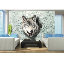 Woonkamer met fotobehang met wolfsmotief die uit een bakstenen muur breekt