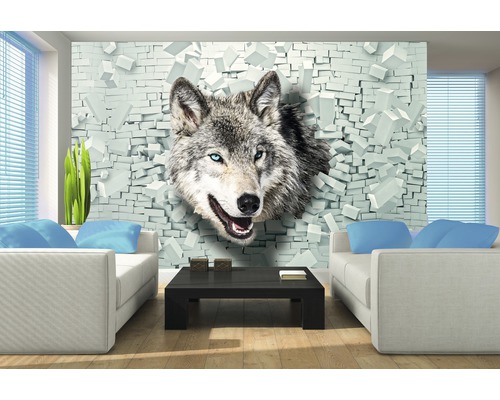 Woonkamer met fotobehang met wolfsmotief die uit een bakstenen muur breekt