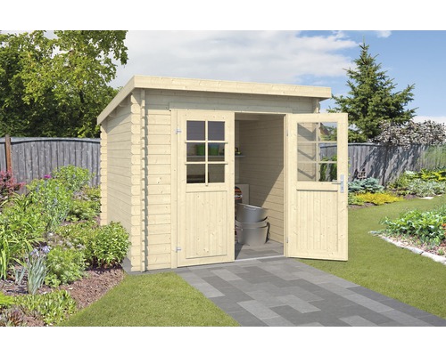 Houten tuinhuis met dubbele deur in buitenomgeving