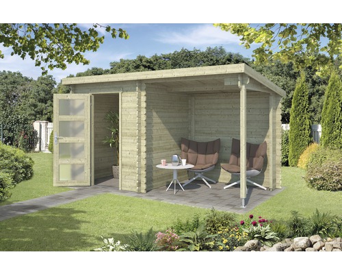 Tuinhuis met overdekt terras en open deur in de tuin