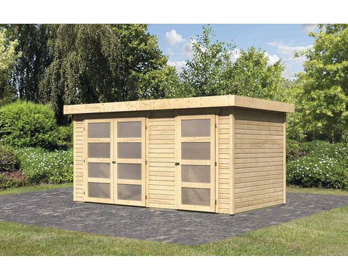 Houten tuinhuis met dubbele deur en ramen in de tuin