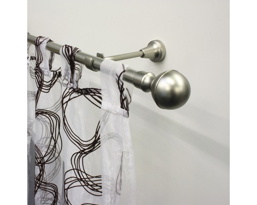 Dubbele gordijnroede met gordijn