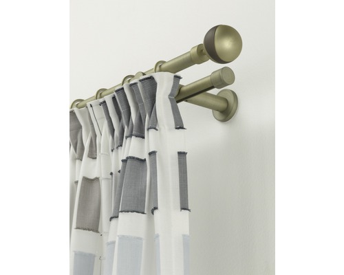 Dubbele gordijnroede met gordijn voor raamdecoratie