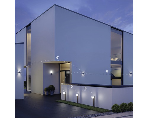 Moderne gevel met buitenverlichting en tuinverlichting met Bluetooth functie
