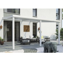 Terras met terrasoverkapping, tuinmeubelen en decoratie