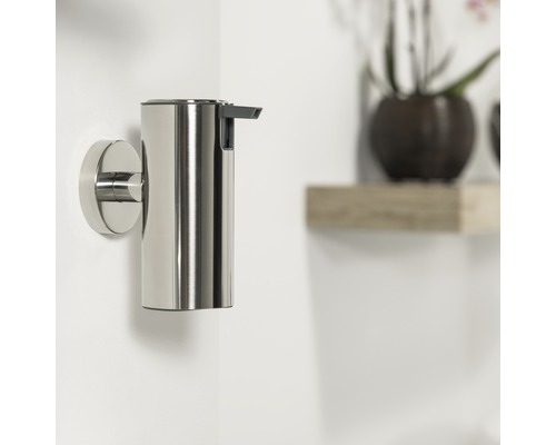Metalen wandzeepdispenser