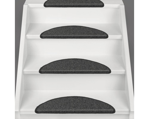 Trap met grijze trapmatten