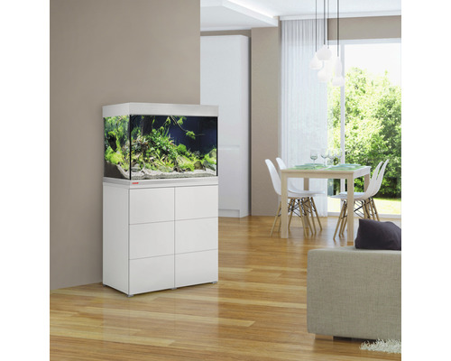 Ingericht aquarium met onderkast in de woonkamer