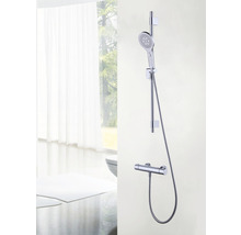 Doucheset met glijstang, handdouche en thermostatische mengkraan in de badkamer.