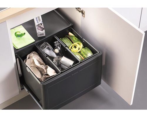 Afvalscheidingssysteem met drie bakken voor keuken in een onderkast