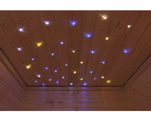 Plafond met sterrenhemelverlichting van houten panelen