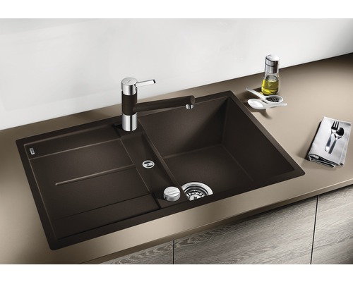 Donkere Silgranit keukenspoelbak met afdruiprek en kraan