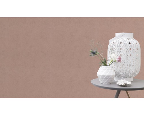 Decoratieve scène met lantaarn, vaas en tafel