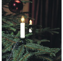 Elektrische kerstboomkaars op een kerstboom