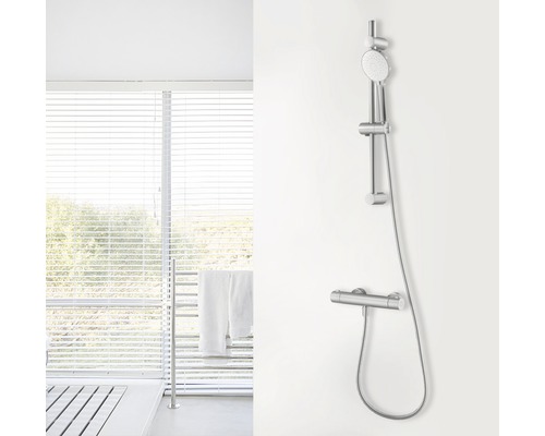 Doucheset met glijstang en thermostatische kraan in de badkamer