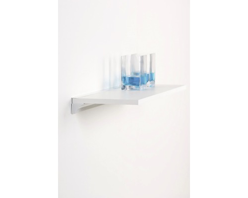Wandplank met glazen