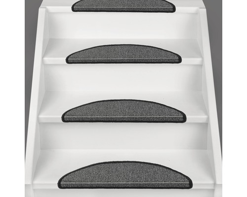 Trap met trapmatten van tapijt