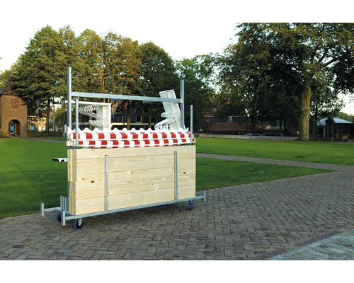 Transportwagen met timmerhout, buizen en afzetlint