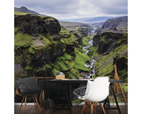 Fotobehang met landschapsmotief van een kloof met een rivier