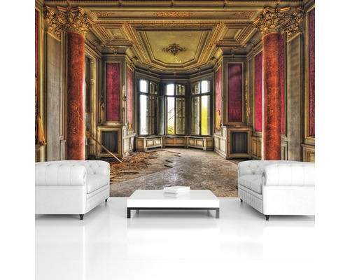 Fotobehang met een verlaten balzaal in een oud gebouw