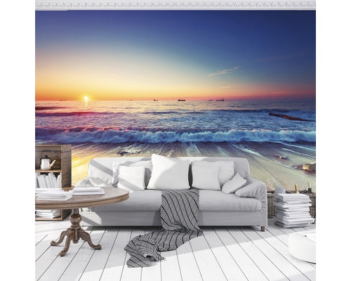 Woonkamerdecoratie met fotobehang met zeethema, inclusief bank en tafel