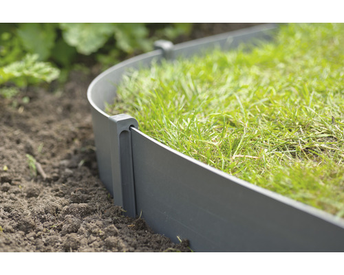 Tuin met gazonrand van kunststof