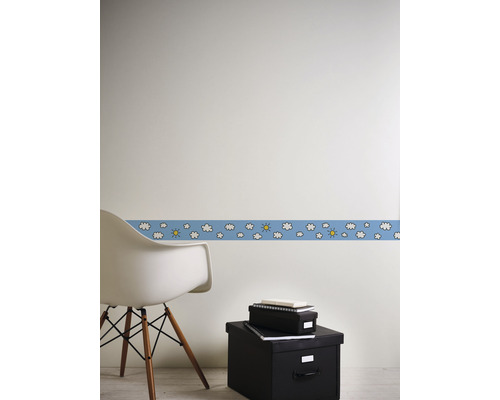 Wanddecoratie met rand met wolken- en zonmotief in kinderkamer