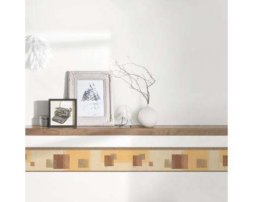 Wandborder met geometrische patronen op een muur