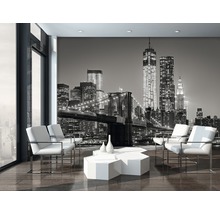 Moderne woonkamer met fotobehang New York Skyline en Brooklyn Bridge.
