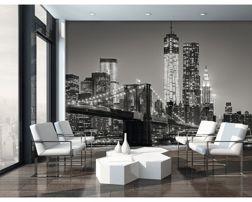 Moderne woonkamer met fotobehang New York Skyline en Brooklyn Bridge.