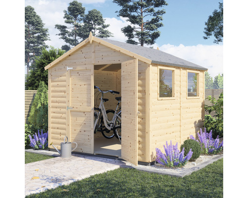 Houten tuinhuis met open deur en fietsen binnenin