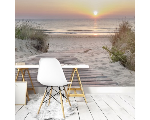 Kamer met strandbehang, bureau en stoel