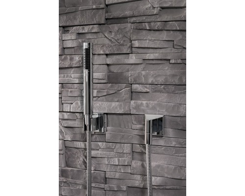 Handdouche met doucheslang voor stenen muur