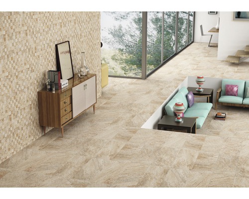 Interieur met vloertegels en mozaïekwand voor interieurontwerp