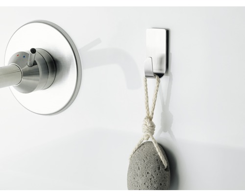 Douchearmatuur en haak met puimsteen