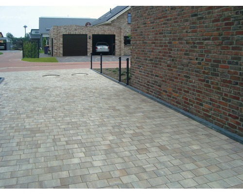 Bestrate oprit met stenen