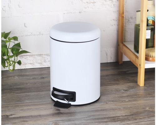 Metalen pedaalemmer voor de badkamer